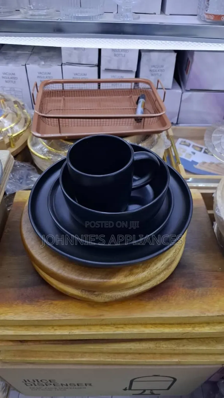 Elegant White Ceramic Dinner Set With Mug, Bowl Plates 16pics