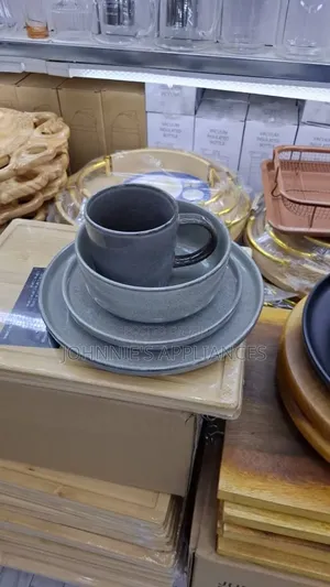 Elegant White Ceramic Dinner Set With Mug, Bowl Plates 16pics