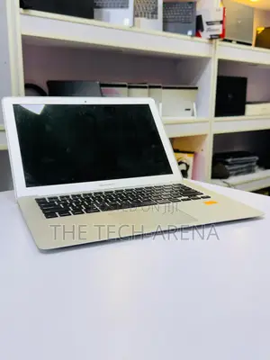New Laptop Apple MacBook Air 4GB Intel Core i5 SSD 128GB