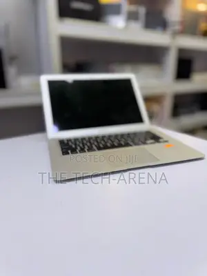 New Laptop Apple MacBook Air 4GB Intel Core i5 SSD 128GB