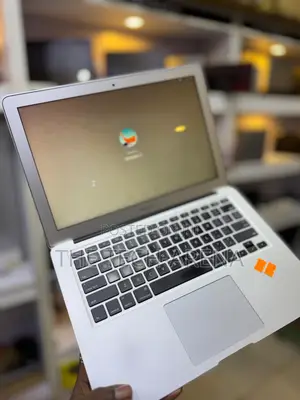 New Laptop Apple MacBook Air 4GB Intel Core i5 SSD 128GB