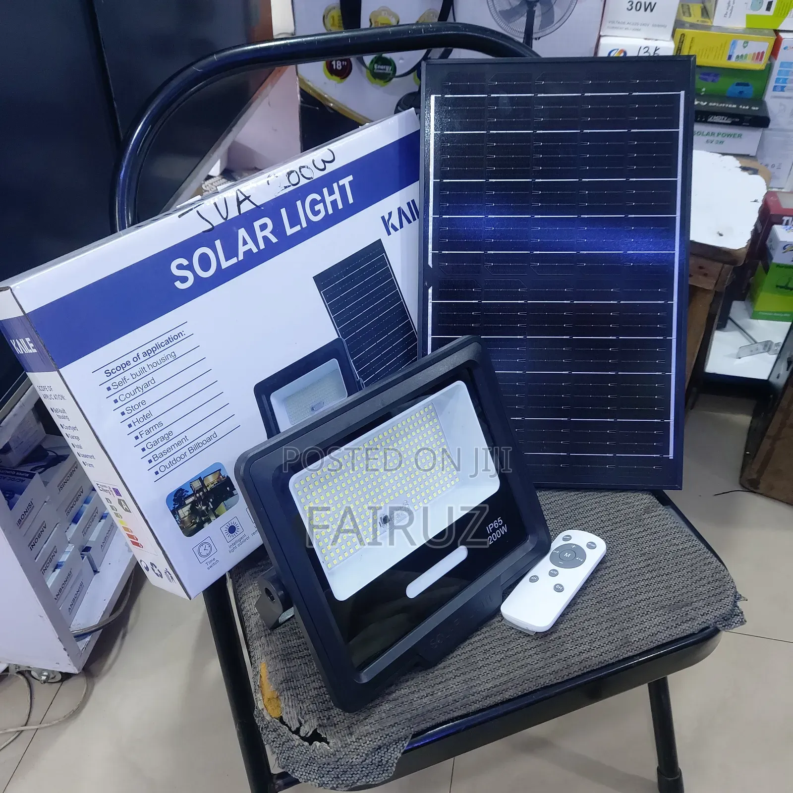 200w Floor Light Solar Powered With Remote