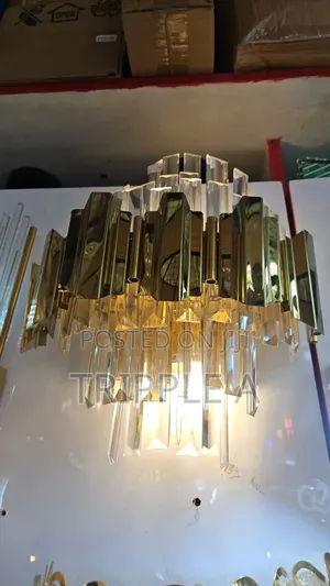 Gold Metal Wall Sconce With Crystal Drops