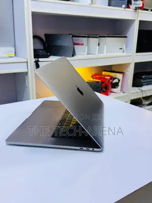New Laptop Apple MacBook Pro 2019 16GB Intel Core i7 SSD 512GB