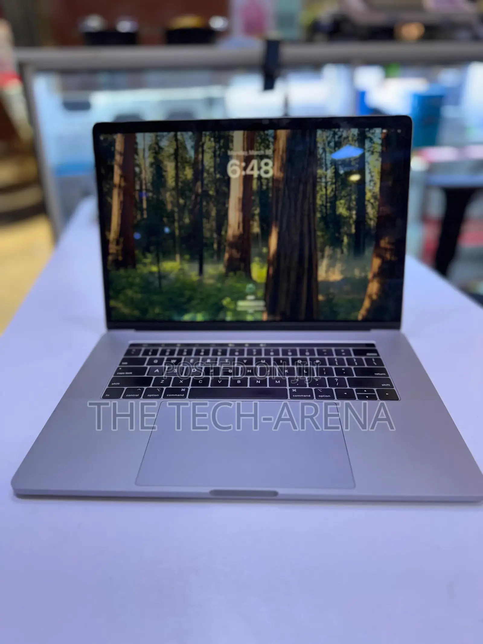 New Laptop Apple MacBook Pro 2019 16GB Intel Core i7 SSD 512GB