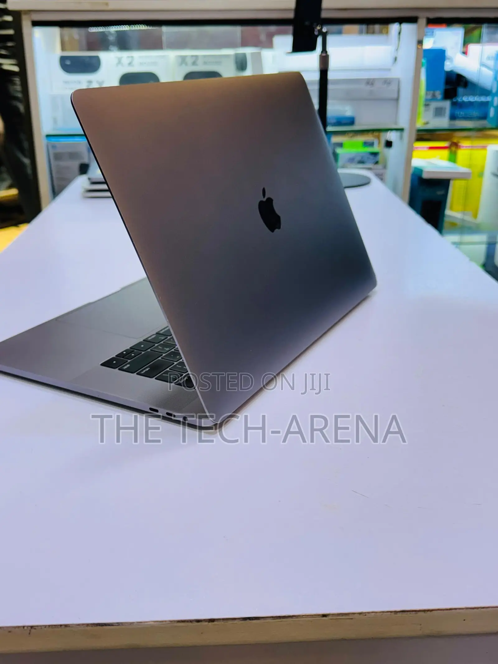New Laptop Apple MacBook Pro 2019 16GB Intel Core i7 SSD 512GB