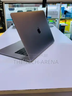 New Laptop Apple MacBook Pro 2019 16GB Intel Core i7 SSD 512GB
