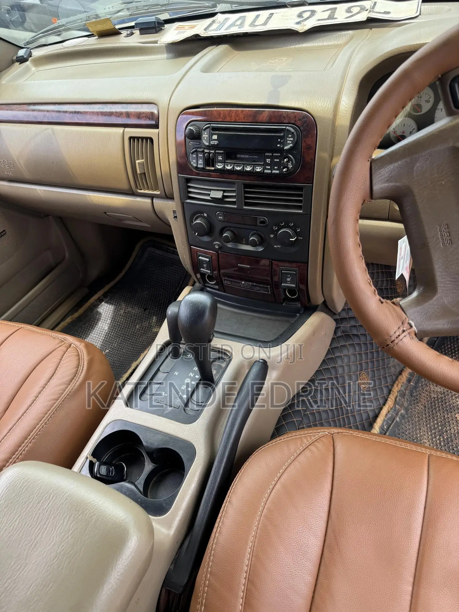 Jeep Cherokee 2002 Beige