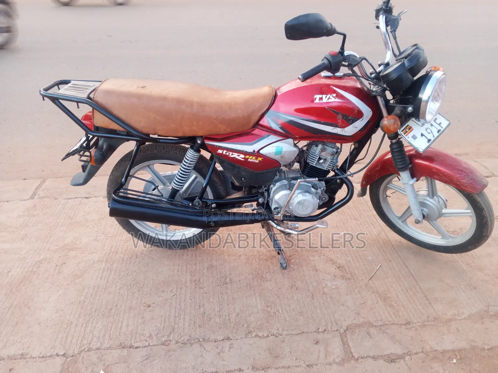 TVS HLX 125 2023 Red
