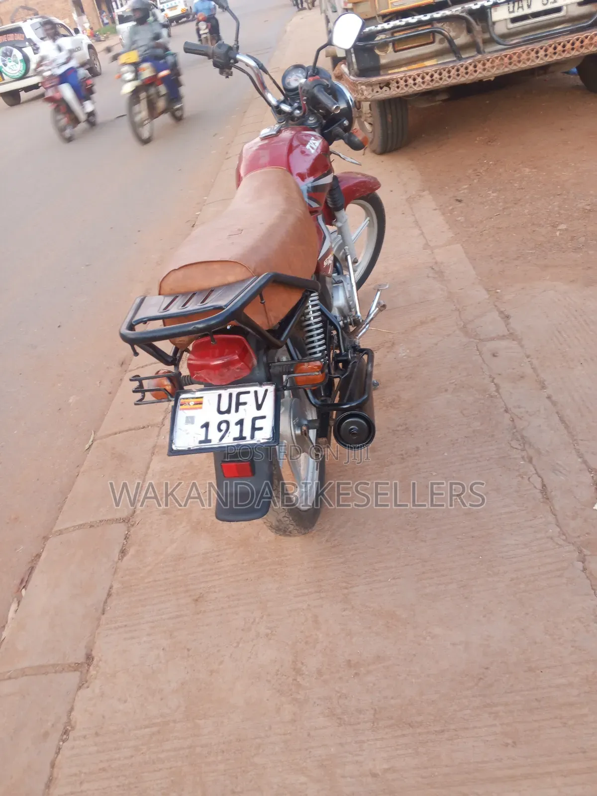 TVS HLX 125 2023 Red