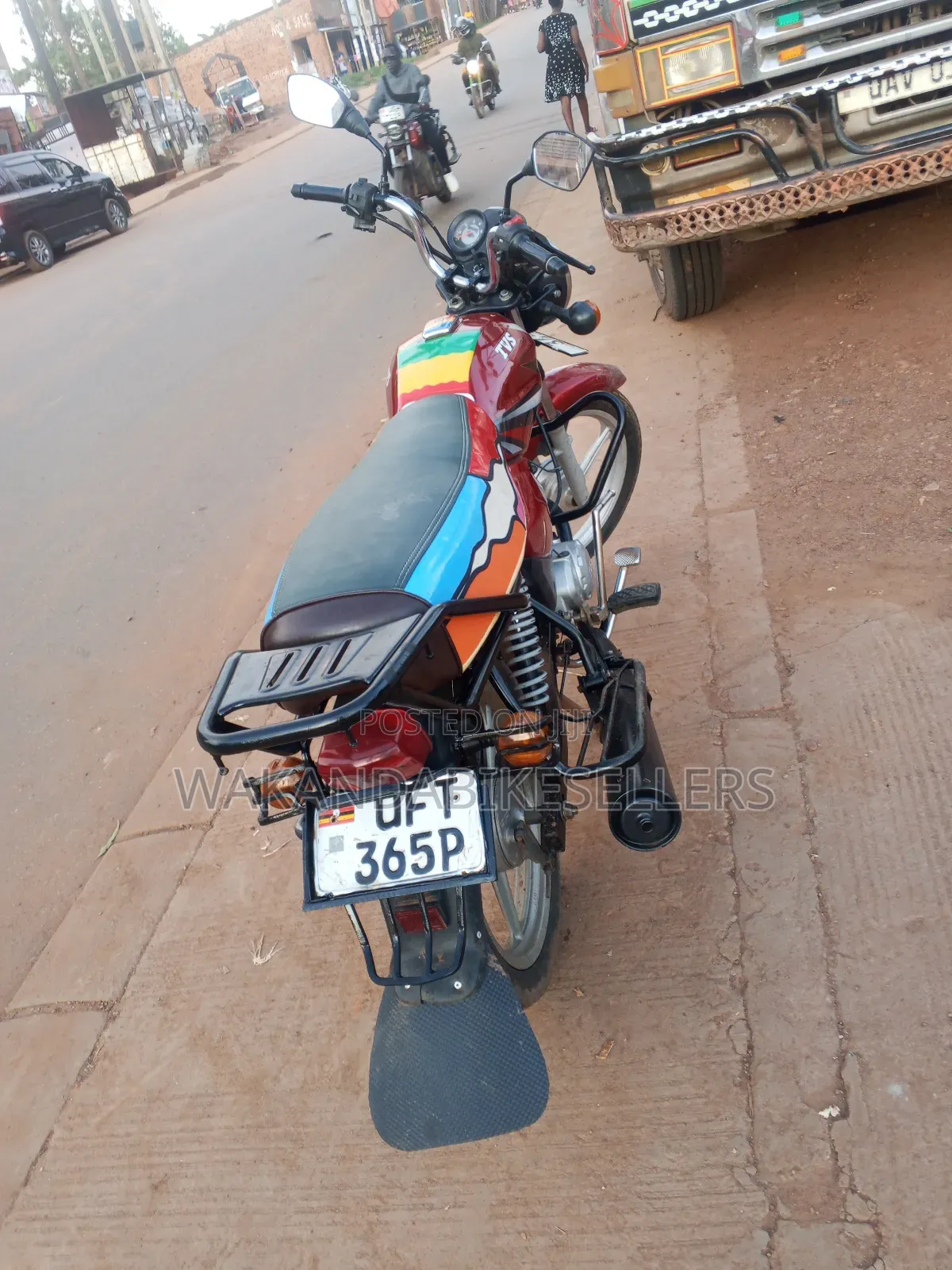 TVS HLX 125 2023 Red