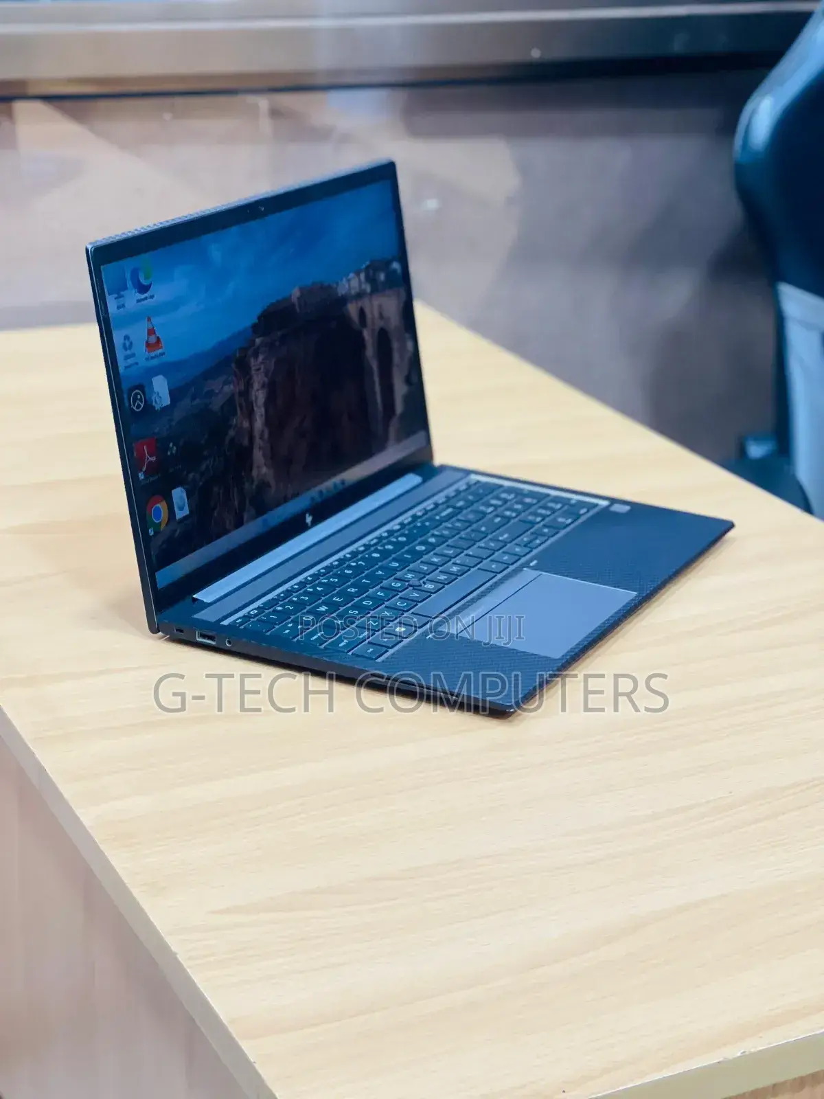 New Laptop HP ZBook Firefly 15 G7 16GB Intel Core i7 SSD 512GB
