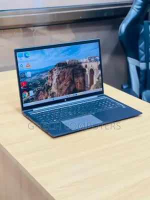 New Laptop HP ZBook Firefly 15 G7 16GB Intel Core i7 SSD 512GB