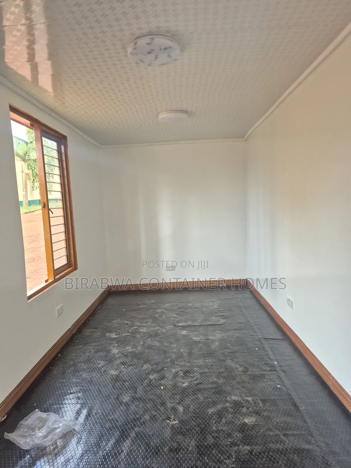 24 Ft Office Container With Ac 1200btu