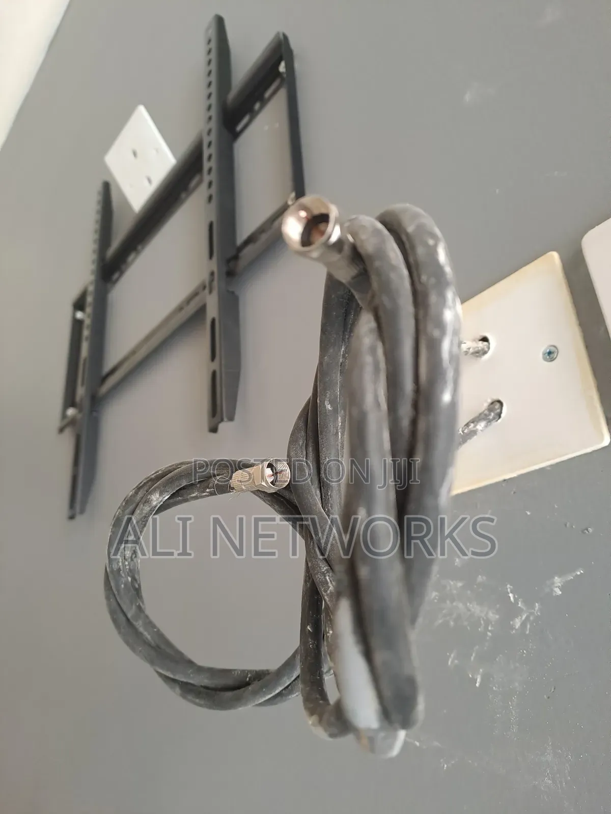 Ultimate Communal Signal Services