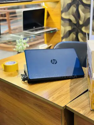 Laptop HP 15-dw1197nia 8GB Intel Core i5 HDD 500GB