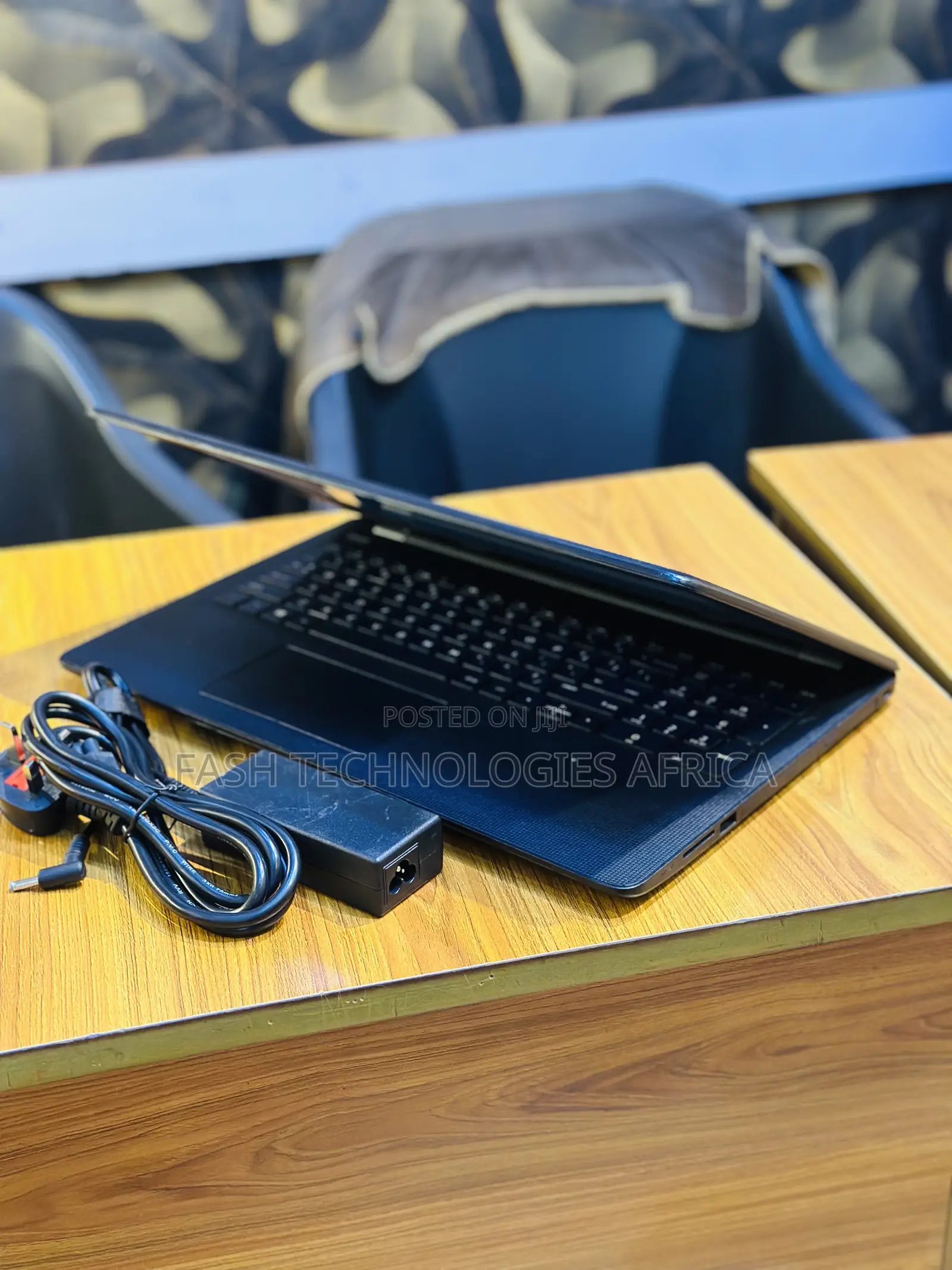 Laptop HP 15-dw1197nia 8GB Intel Core i5 HDD 500GB