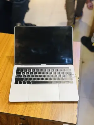 New Laptop Apple MacBook 2018 16GB Intel Core i7 SSD 1T