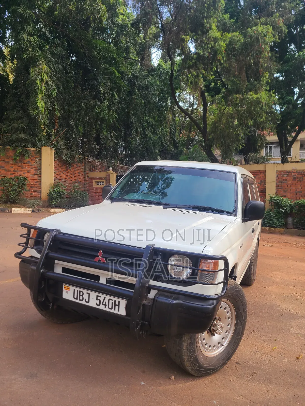 Mitsubishi Pajero 1993 Off white