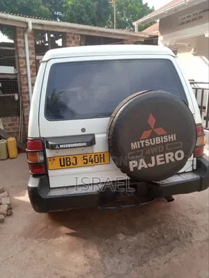 Mitsubishi Pajero 1993 Off white