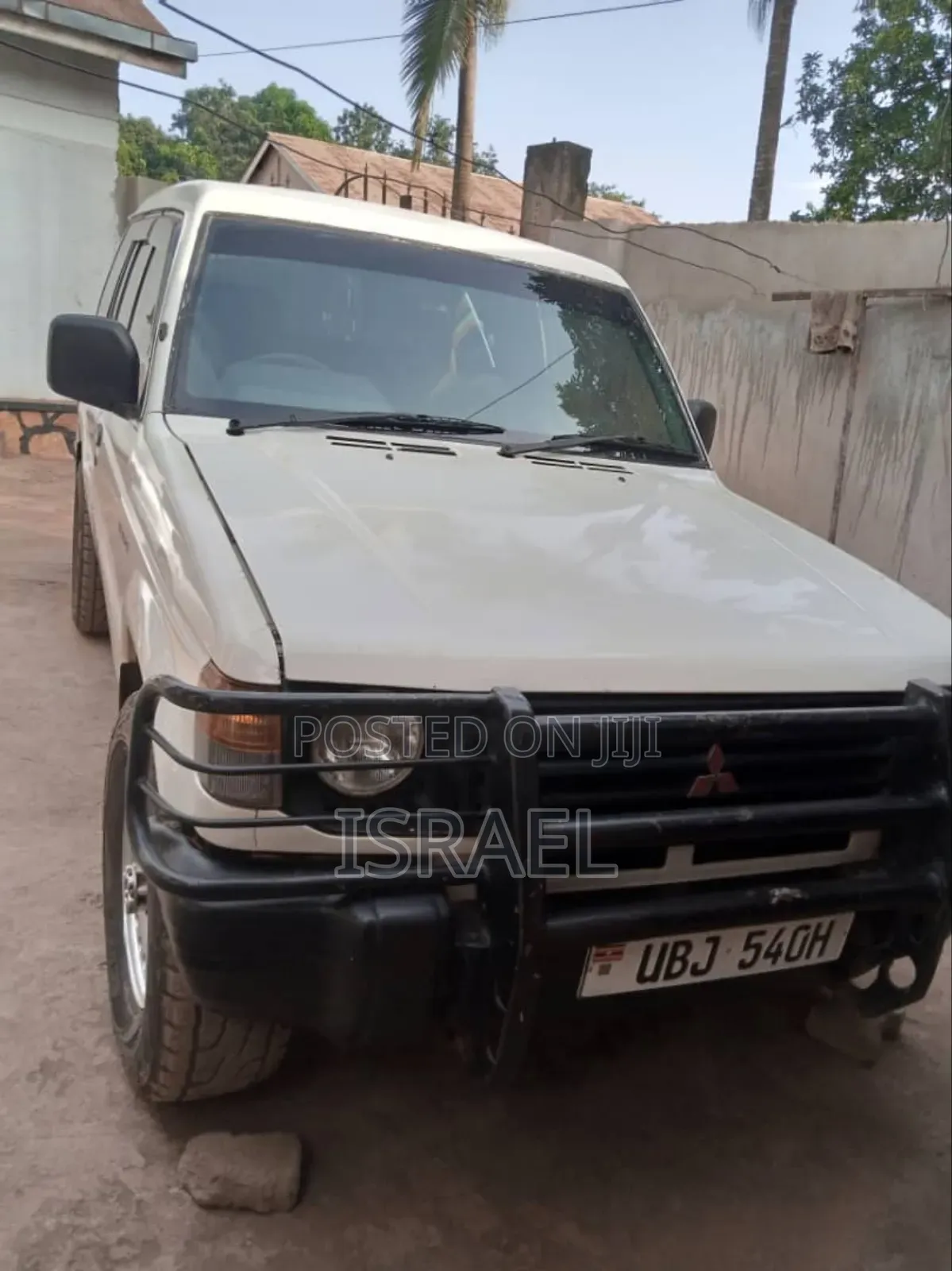 Mitsubishi Pajero 1993 Off white