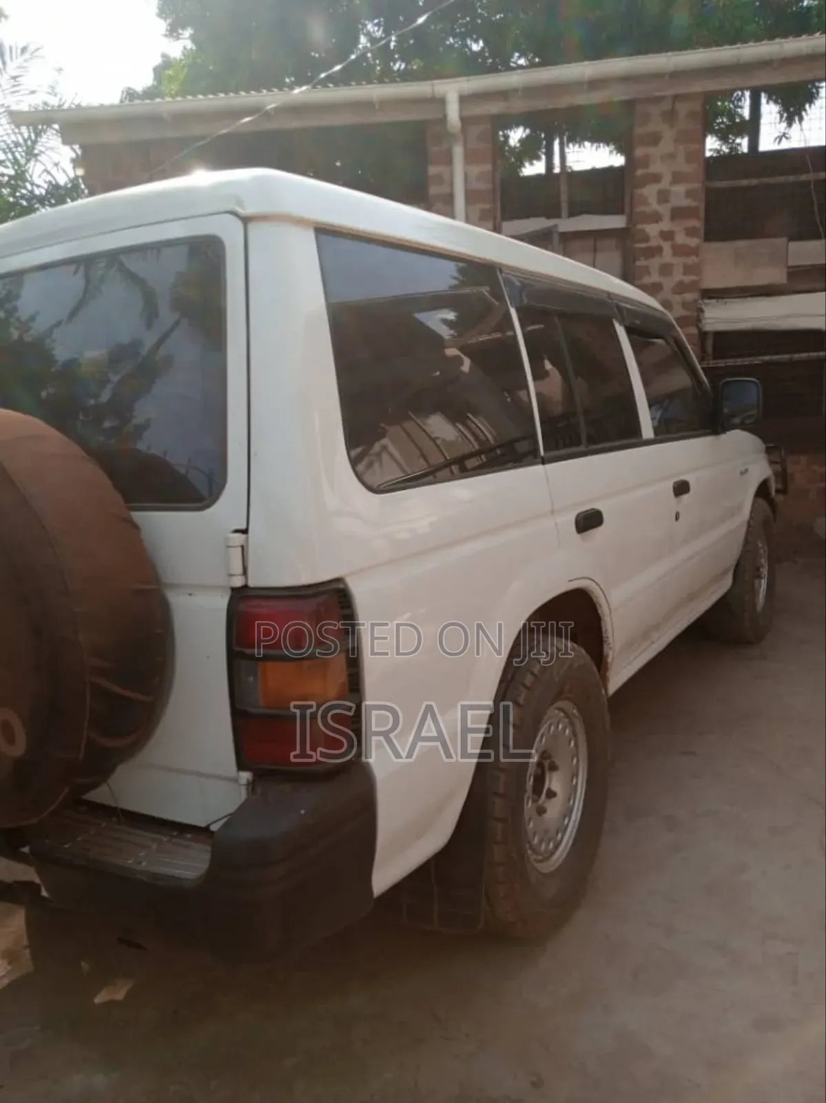 Mitsubishi Pajero 1993 Off white