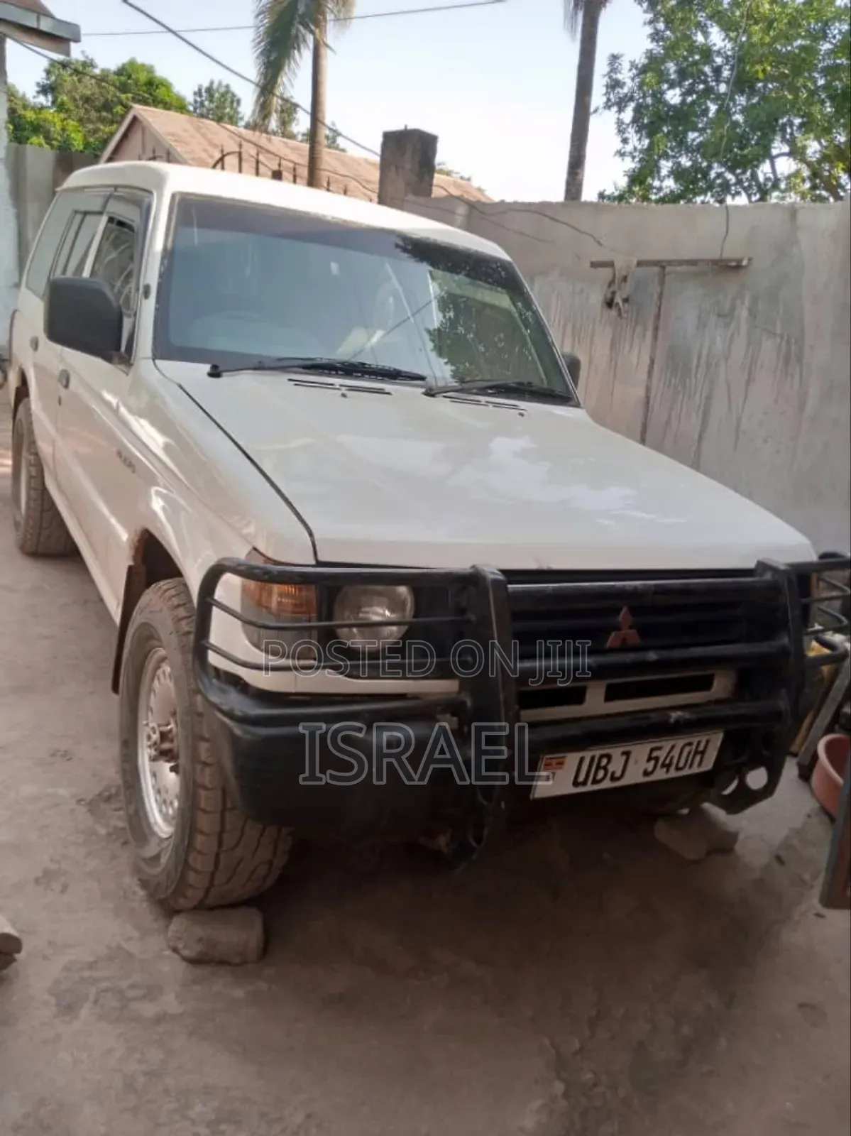 Mitsubishi Pajero 1993 Off white