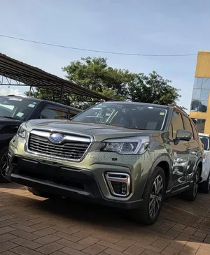 Subaru Forester Premium AWD 2020 Green