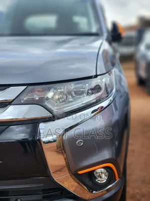 Mitsubishi Outlander 2.0 PHEV AWD 2017 Gray