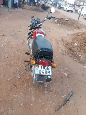 Bajaj Boxer 100 2024 Red