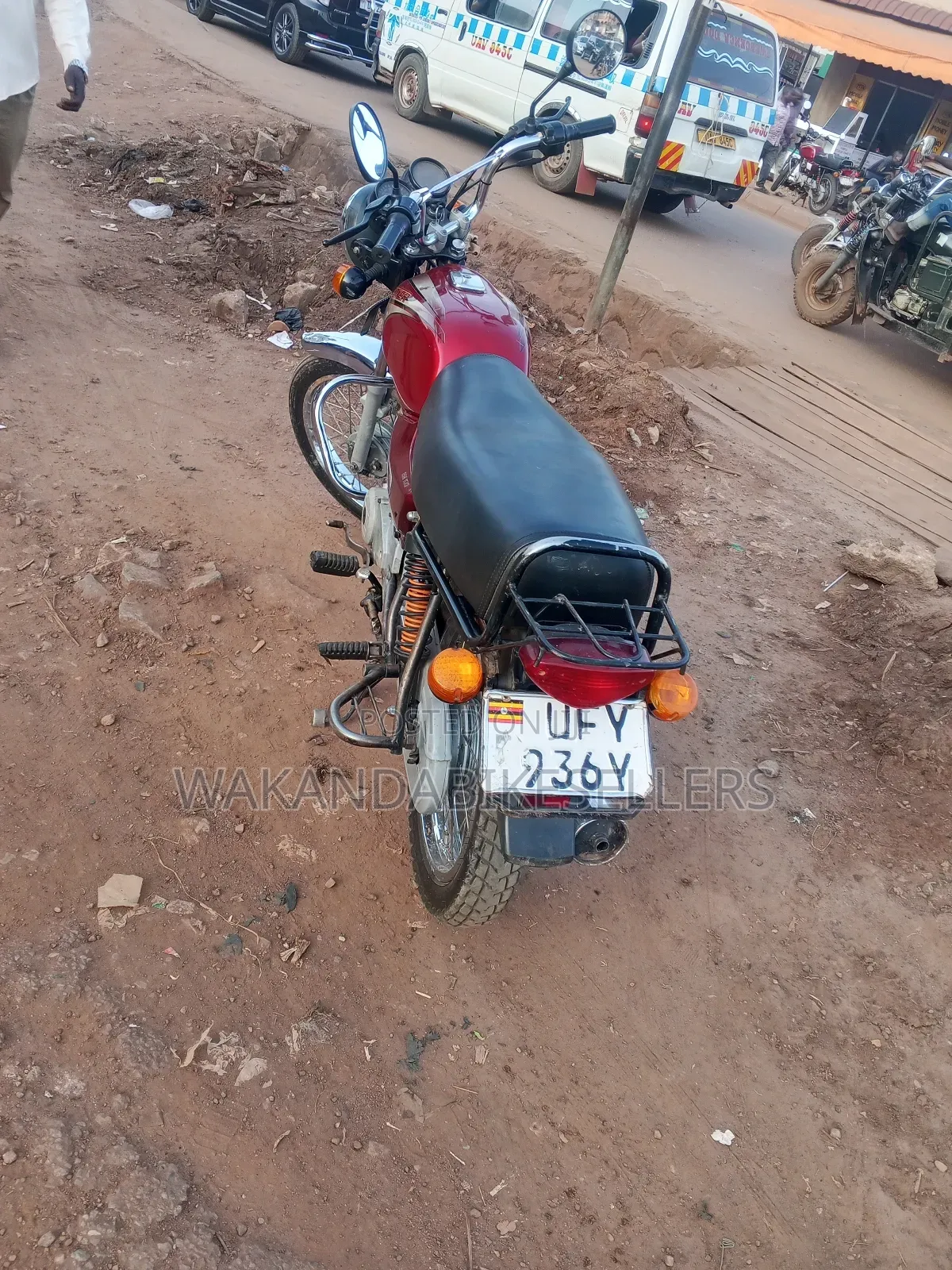 Bajaj Boxer 100 2023 Red