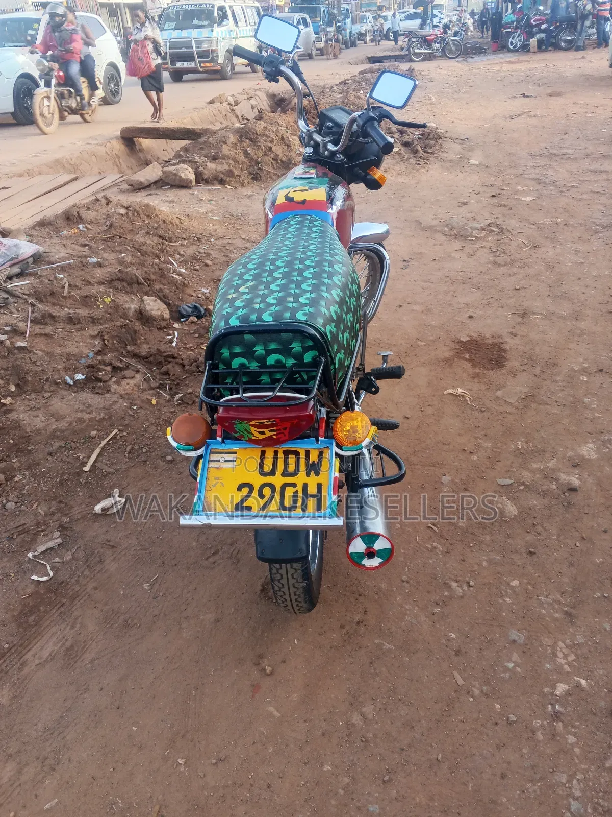 Bajaj Boxer 100 2019 Red