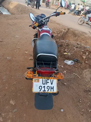 Bajaj Boxer 100 2023 Red