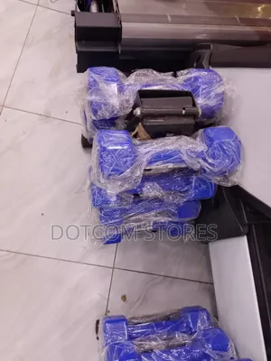 5kg Blue Vinyl-Coated Dumbbells.