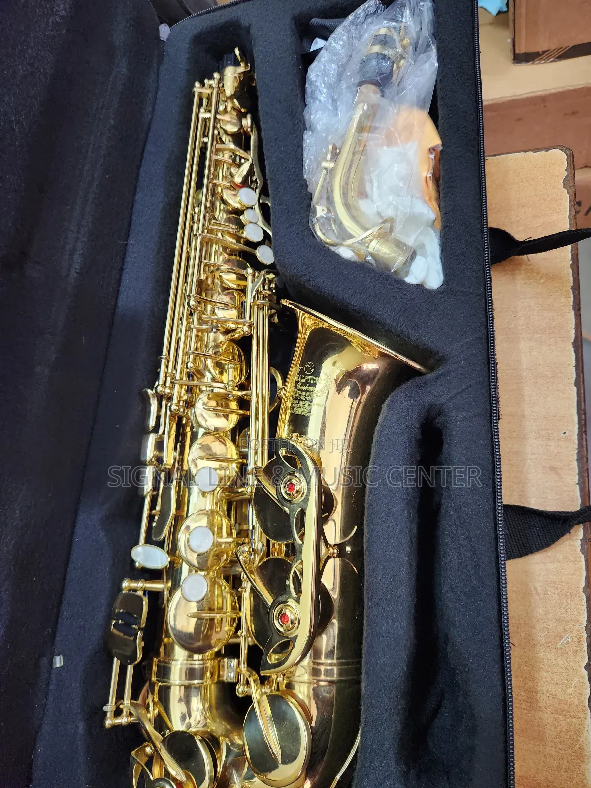 Alot Saxophone