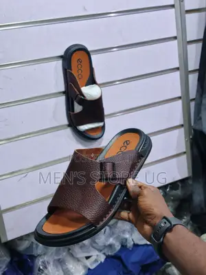 Ecco Buckle Premium Classic Leather Rubber Sandals