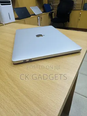 Laptop Apple MacBook Pro 2017 8GB Intel Core i5 SSD 128GB