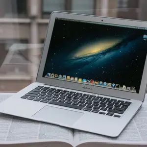 Laptop Apple MacBook Air 4GB Intel Core i5 SSD 256GB
