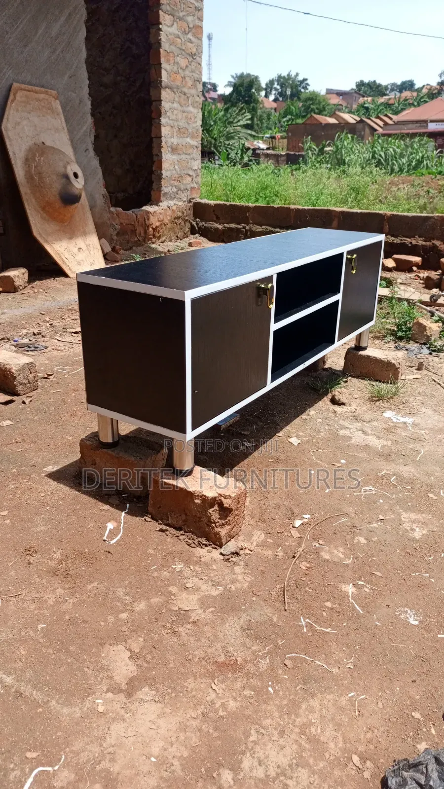 T. V Stand / Unit