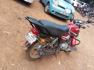 TVS HLX 125 2020 Red