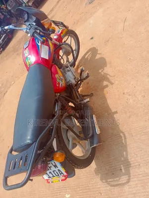 Bajaj Boxer 125 2020 Red
