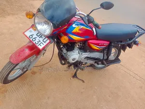 Bajaj Boxer 125 2021 Red
