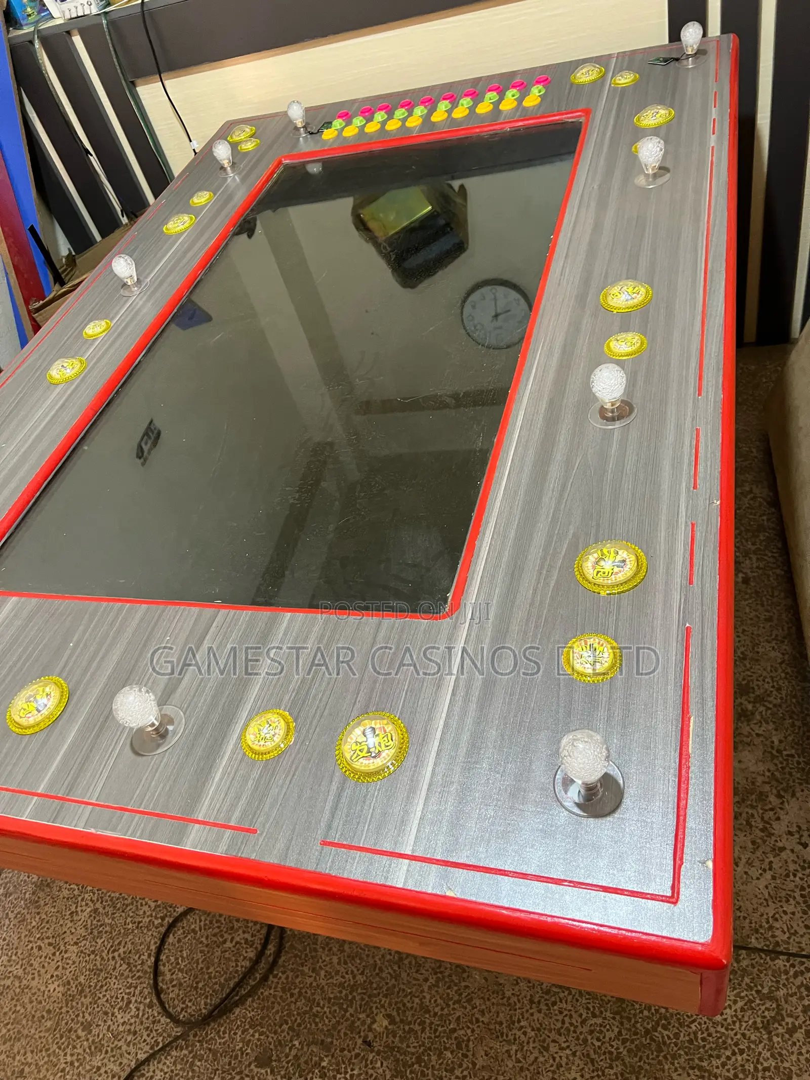 10 Players Machine
