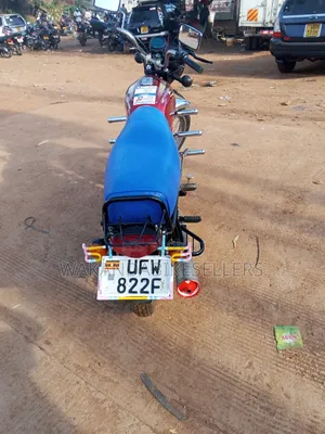 Bajaj Boxer 100 2023 Red