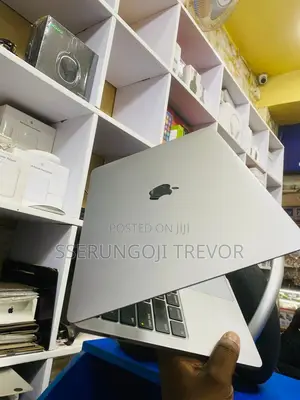 Laptop Apple MacBook Pro 2017 16GB Intel Core i7 SSHD+SSD 512GB