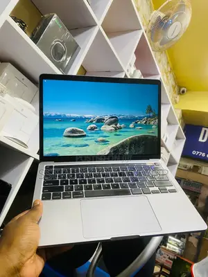 Laptop Apple MacBook Pro 2017 16GB Intel Core i7 SSHD+SSD 512GB