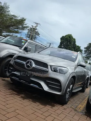 Mercedes-Benz GLE-Class GLE 400d 4MATIC 2021 Beige