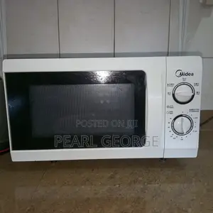 Midea Microwave Oven White, Just Clean as New With the Clean Box