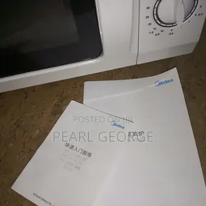 Midea Microwave Oven White, Just Clean as New With the Clean Box