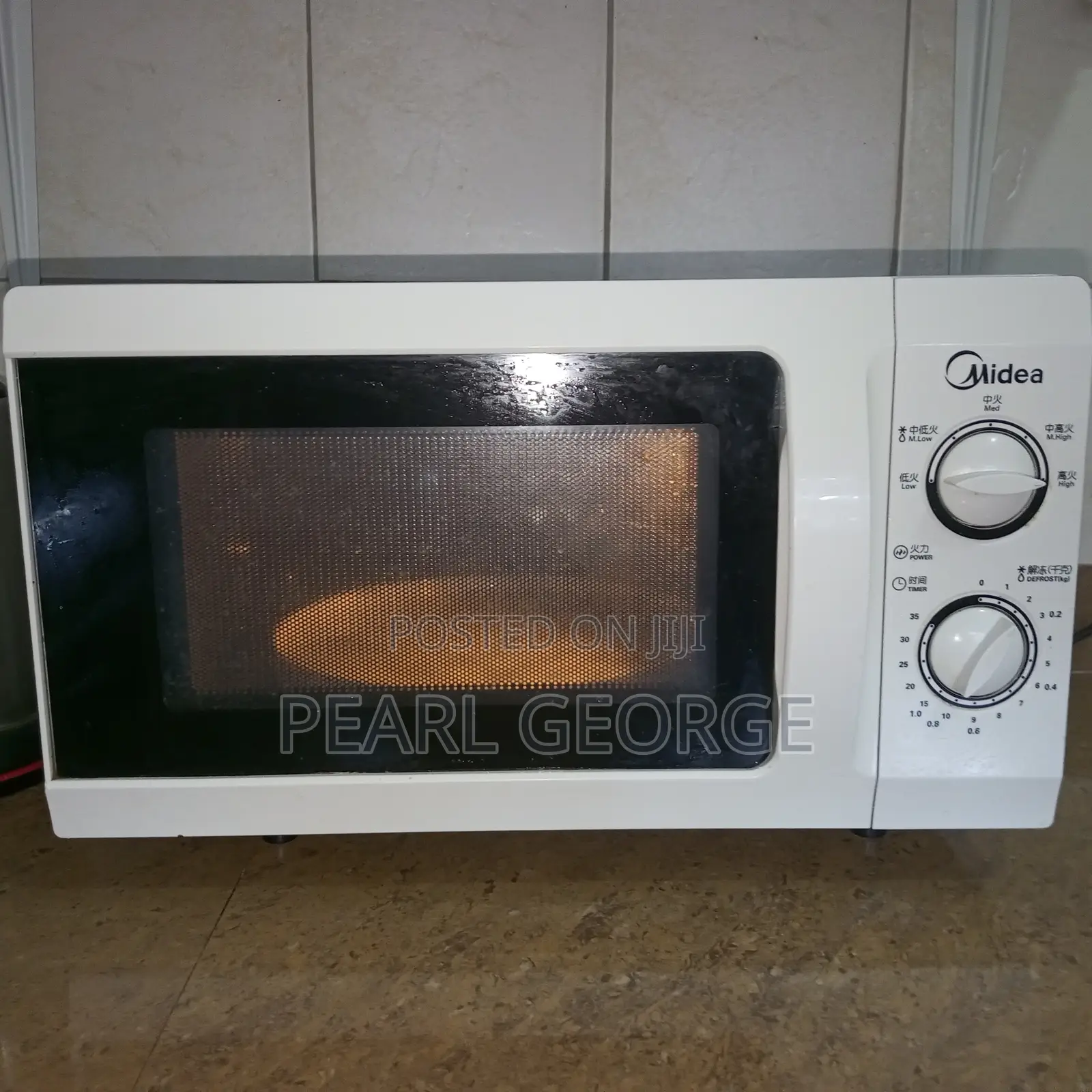 Midea Microwave Oven White, Just Clean as New With the Clean Box